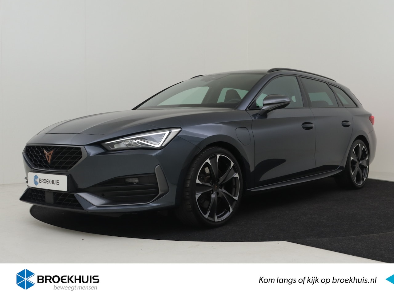 CUPRA Leon Sportstourer - 1.4 e-Hybrid VZ Adrenaline 245pk | Adaptief cruise control | Navigatie | Parkeersensoren a - AutoWereld.nl