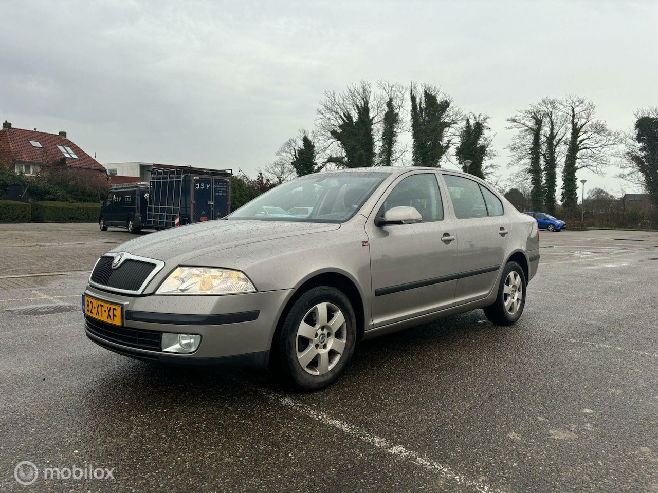 Skoda Octavia - 1.8 TSI Ambiente 160 pk trekhaak 6 bak koopje - AutoWereld.nl