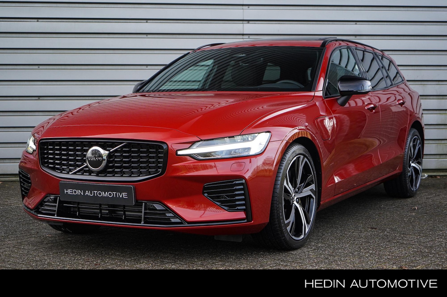 Volvo V60 - 2.0 T6 Plug-in hybrid AWD Ultra Dark | Premium Audio by Harman Kardon | Google on Board | - AutoWereld.nl