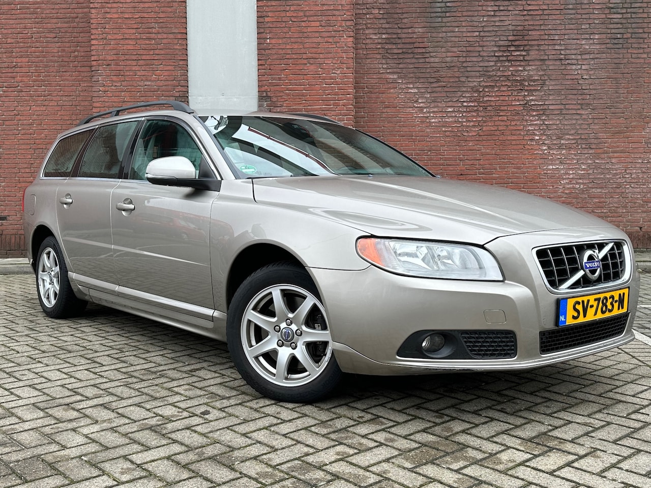 Volvo V70 - 2.0 D3 Summum|AUTOMAAT | 5 CIL! |CLIMA | GOED-ONDERHOUDEN - AutoWereld.nl