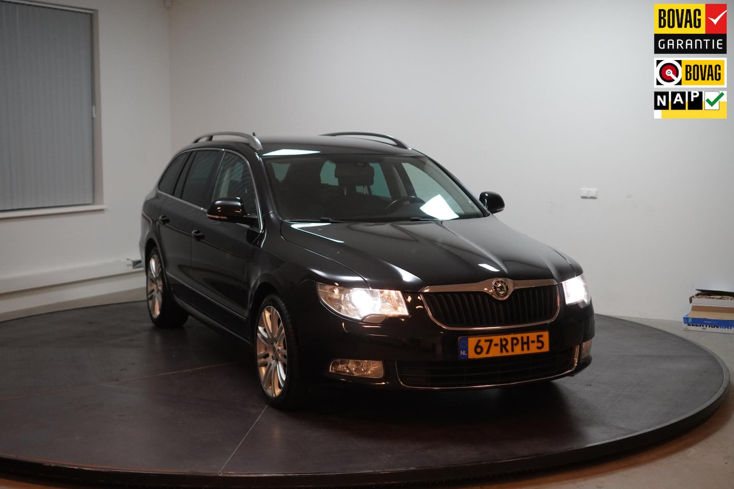 Skoda Superb Combi - 1.8 TSI Elegance Business Line; PDC; Trekhaak - AutoWereld.nl