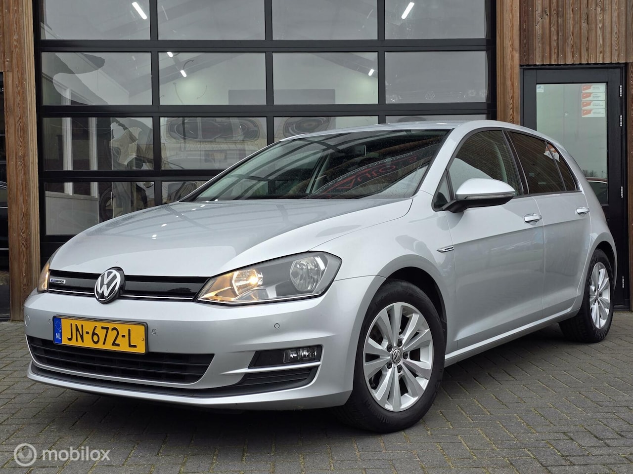 Volkswagen Golf - 1.0 TSI 116PK CARPLAY CAMERA NAVI CRUISE ECC - AutoWereld.nl