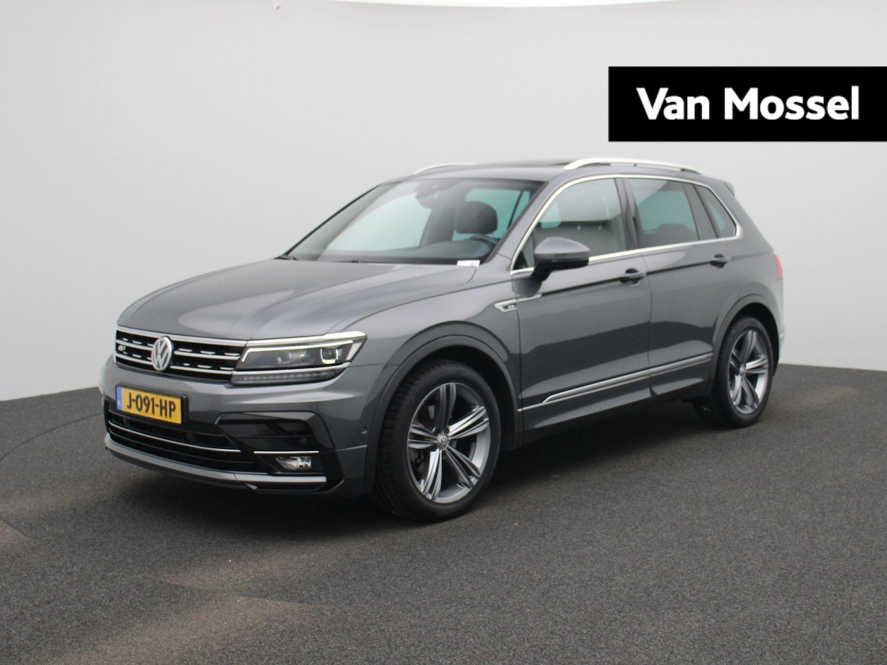 Volkswagen Tiguan - 1.5 TSI ACT Highline Business R | R-LINE 2X | PANORAMADAK | LEDER | ACHTERUITRIJCAMERA | E - AutoWereld.nl