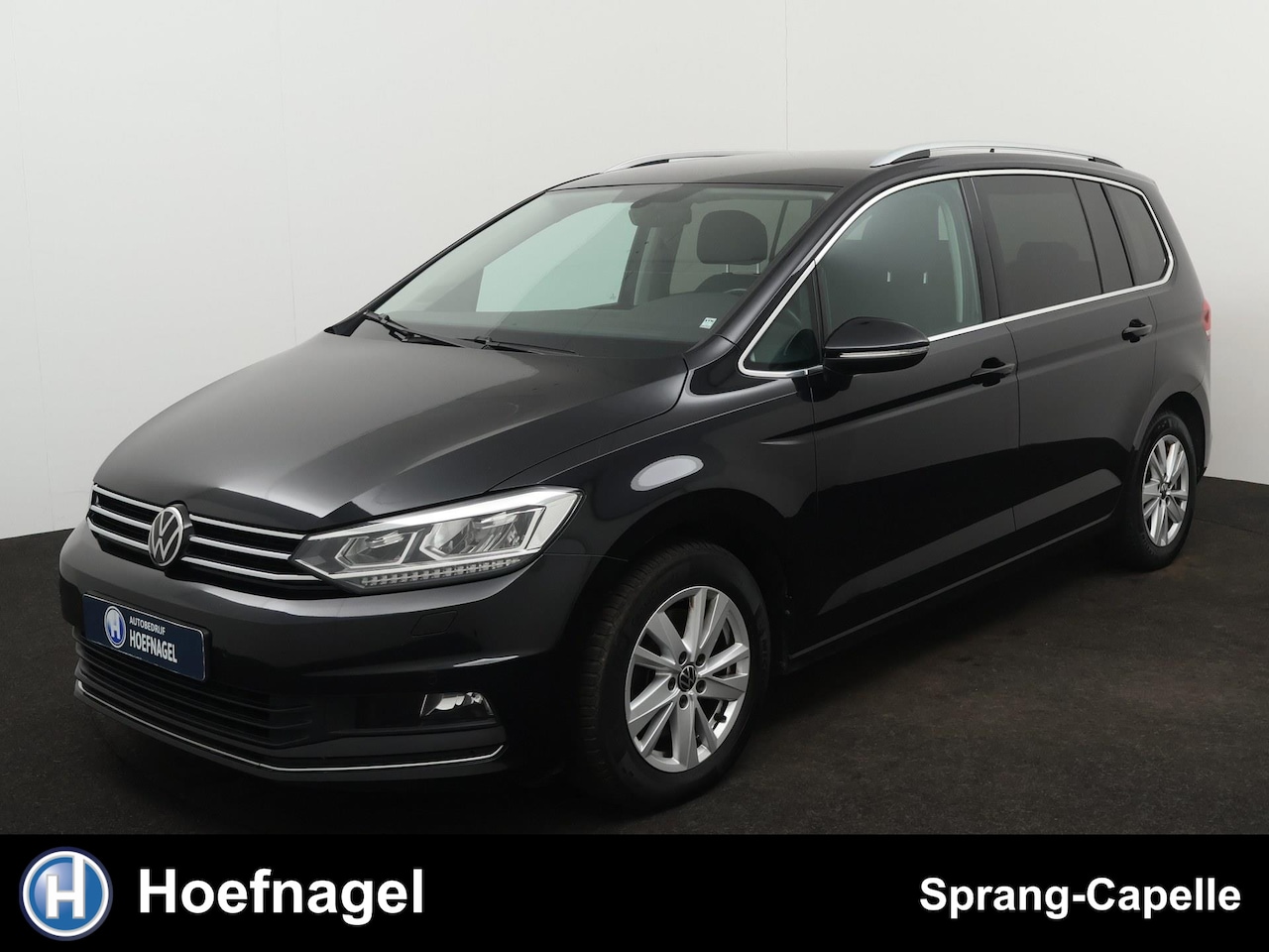 Volkswagen Touran - 1.5 TSI Highline 7p | Trekhaak | ACC | Stuur-/Stoelverw. | CarPlay | - AutoWereld.nl