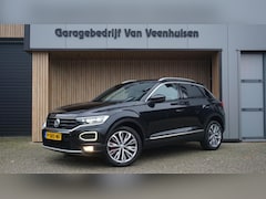 Volkswagen T-Roc - 1.5 TSI 150pk Sport Virtual cockpit Navi 18inch LM Trekhaak LED DCC APP-Connect 58357km