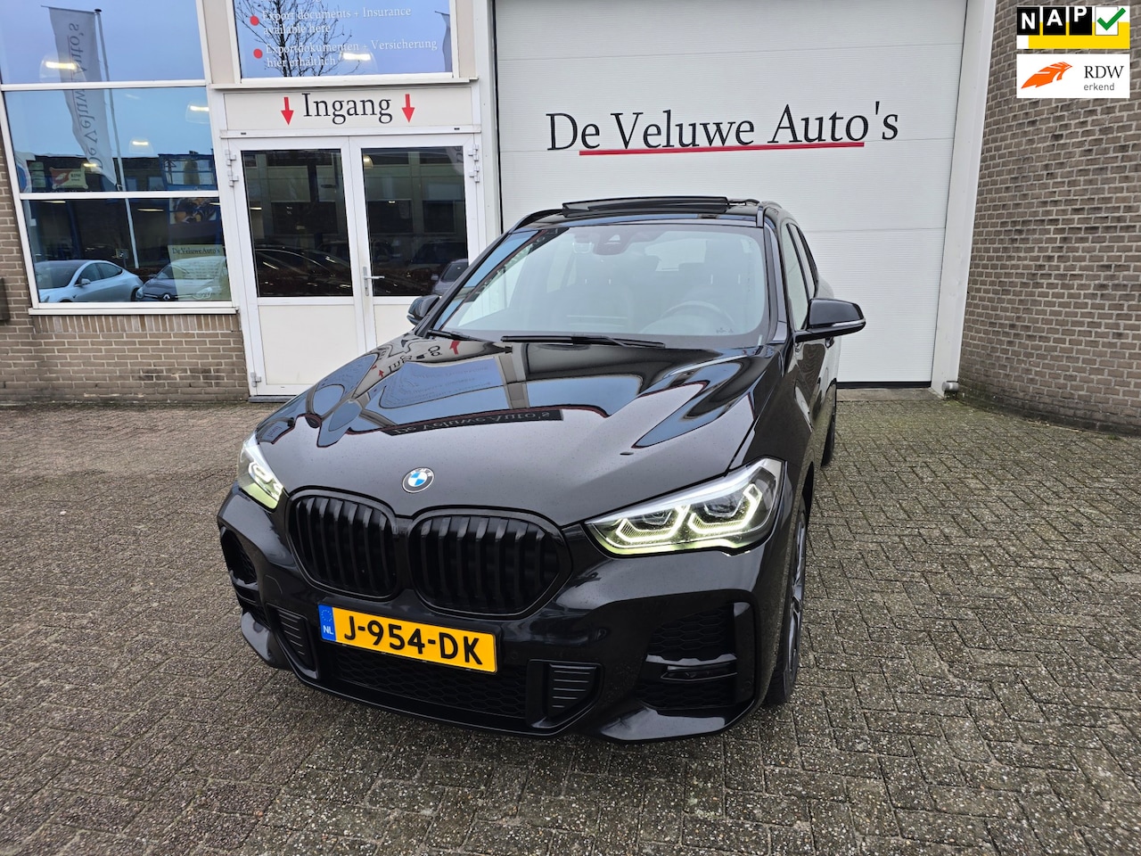 BMW X1 - XDrive25e High Executive M Sport Pano HUD Leder Carplay - AutoWereld.nl