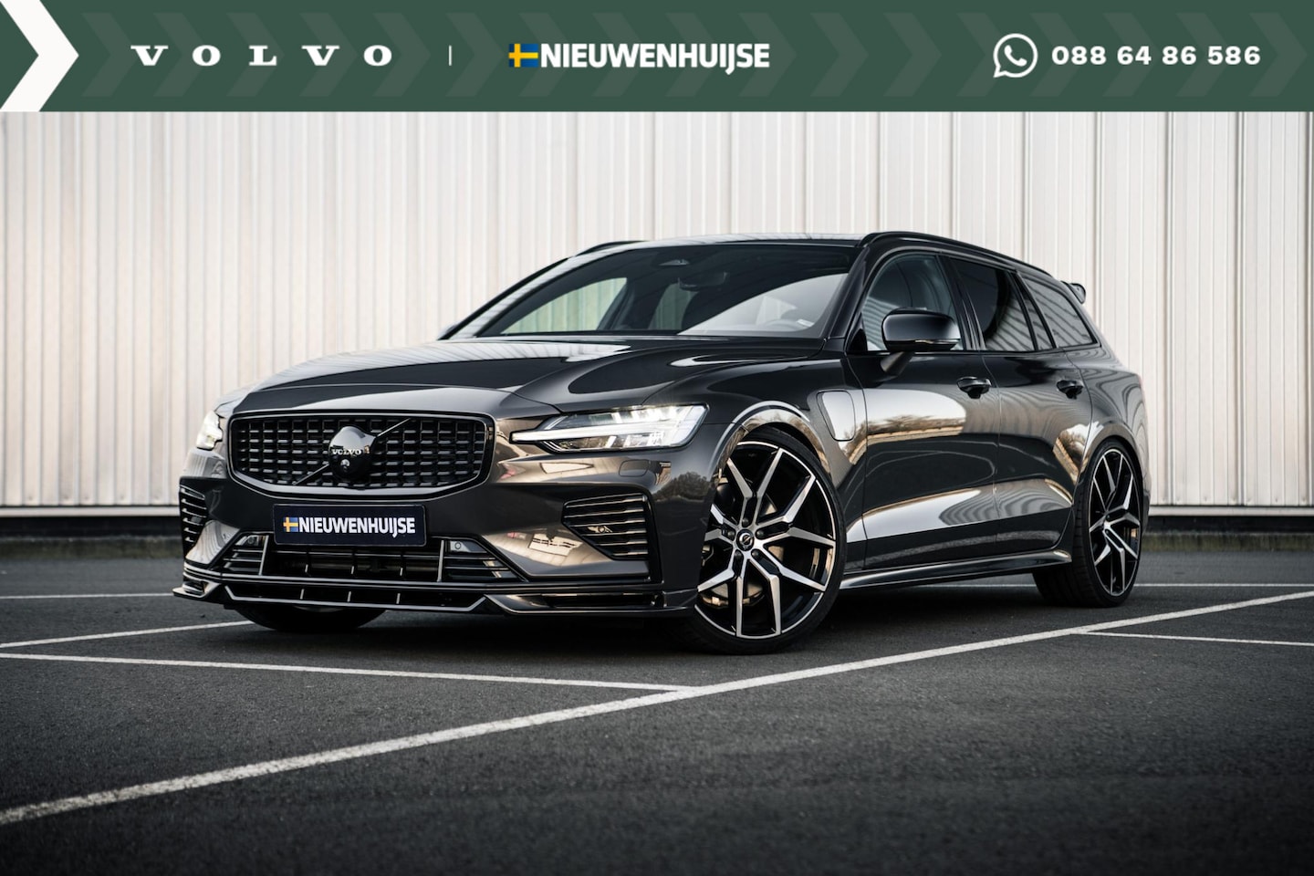 Volvo V60 - 2.0 T8 Plug-in hybrid AWD Ultra Dark | Heico | Black Pack | Exterior Styling | Panodak | T - AutoWereld.nl