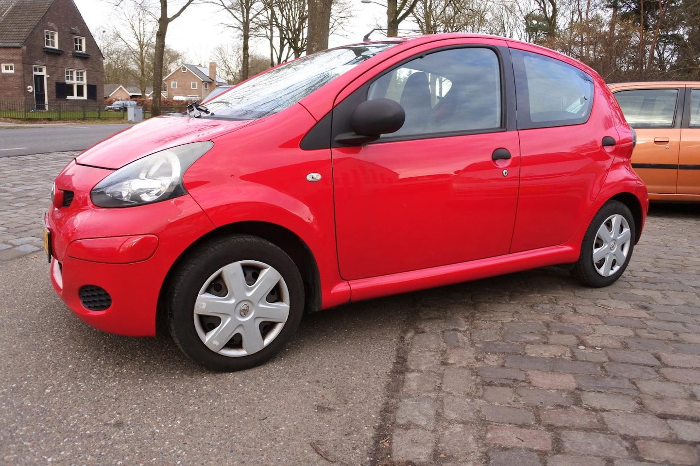 Toyota Aygo - 1.0-12V Access 5 drs 202 dkm nw apk 21-2-2026 - AutoWereld.nl