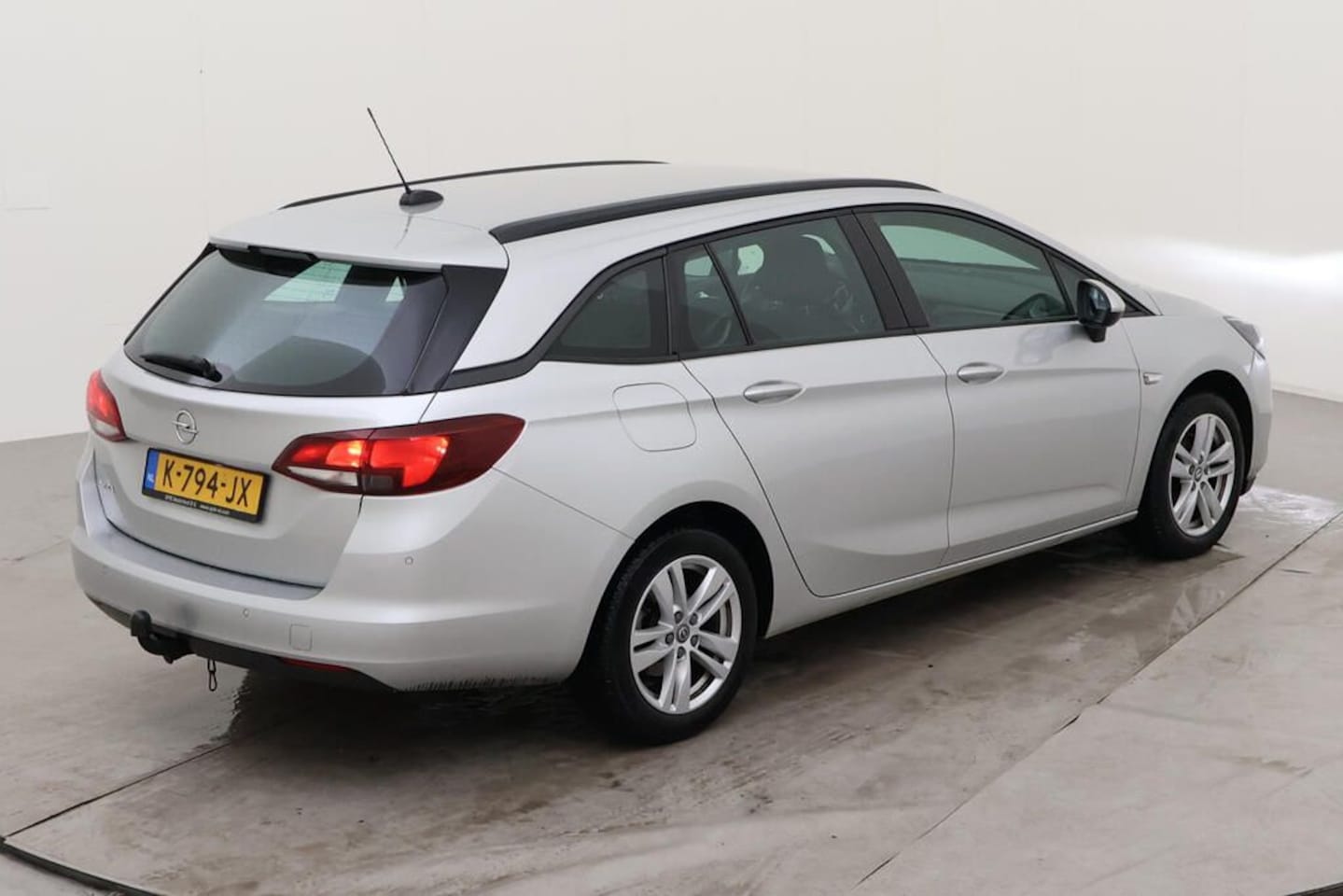 Opel Astra Sports Tourer - 1.2 Edition Trekhaak | Navi | Cruise | PDC | NL auto | 1e eig. - AutoWereld.nl