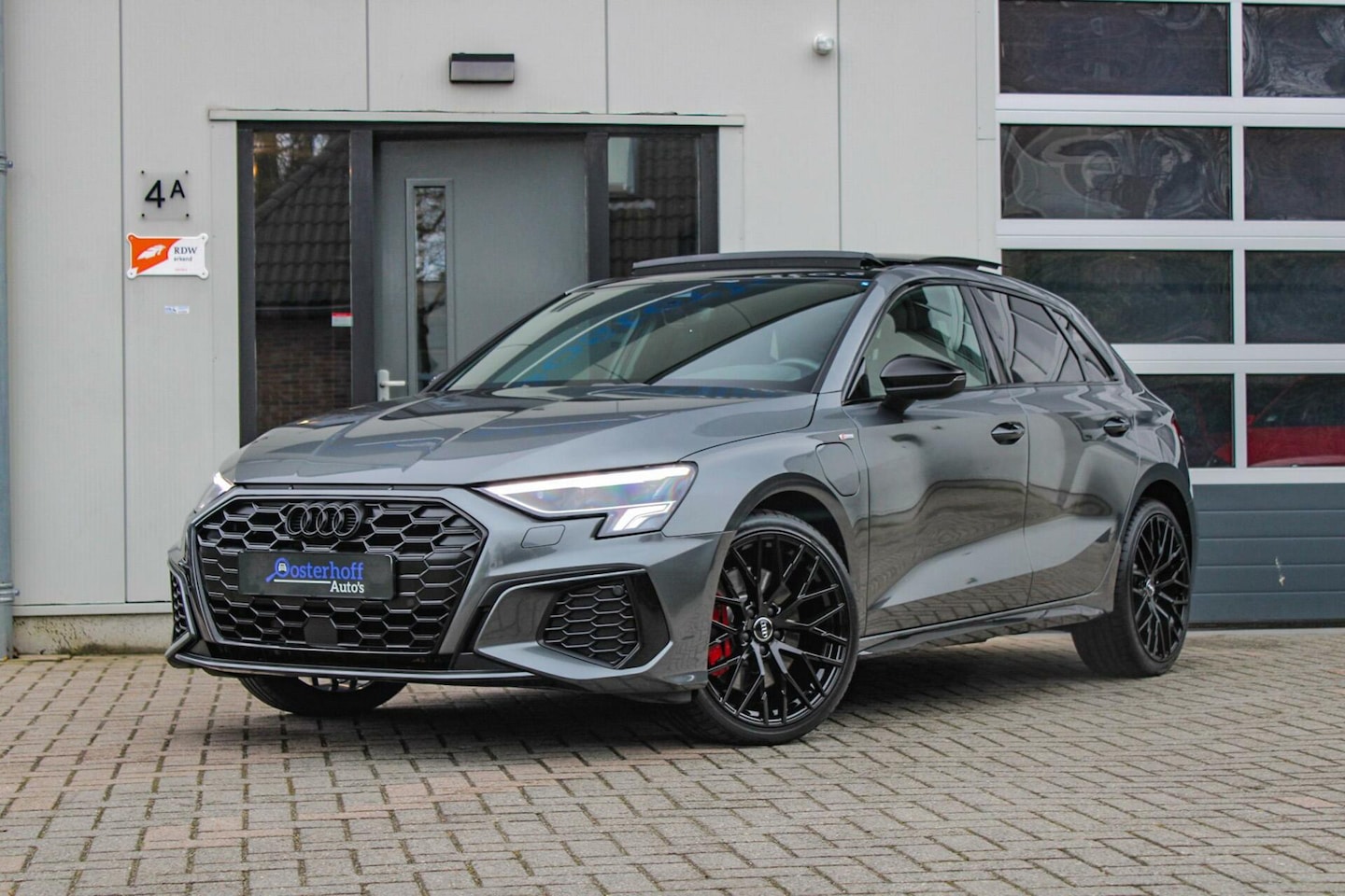 Audi A3 Sportback - 45 TFSI e S edition Competition PANO|SFEER - AutoWereld.nl