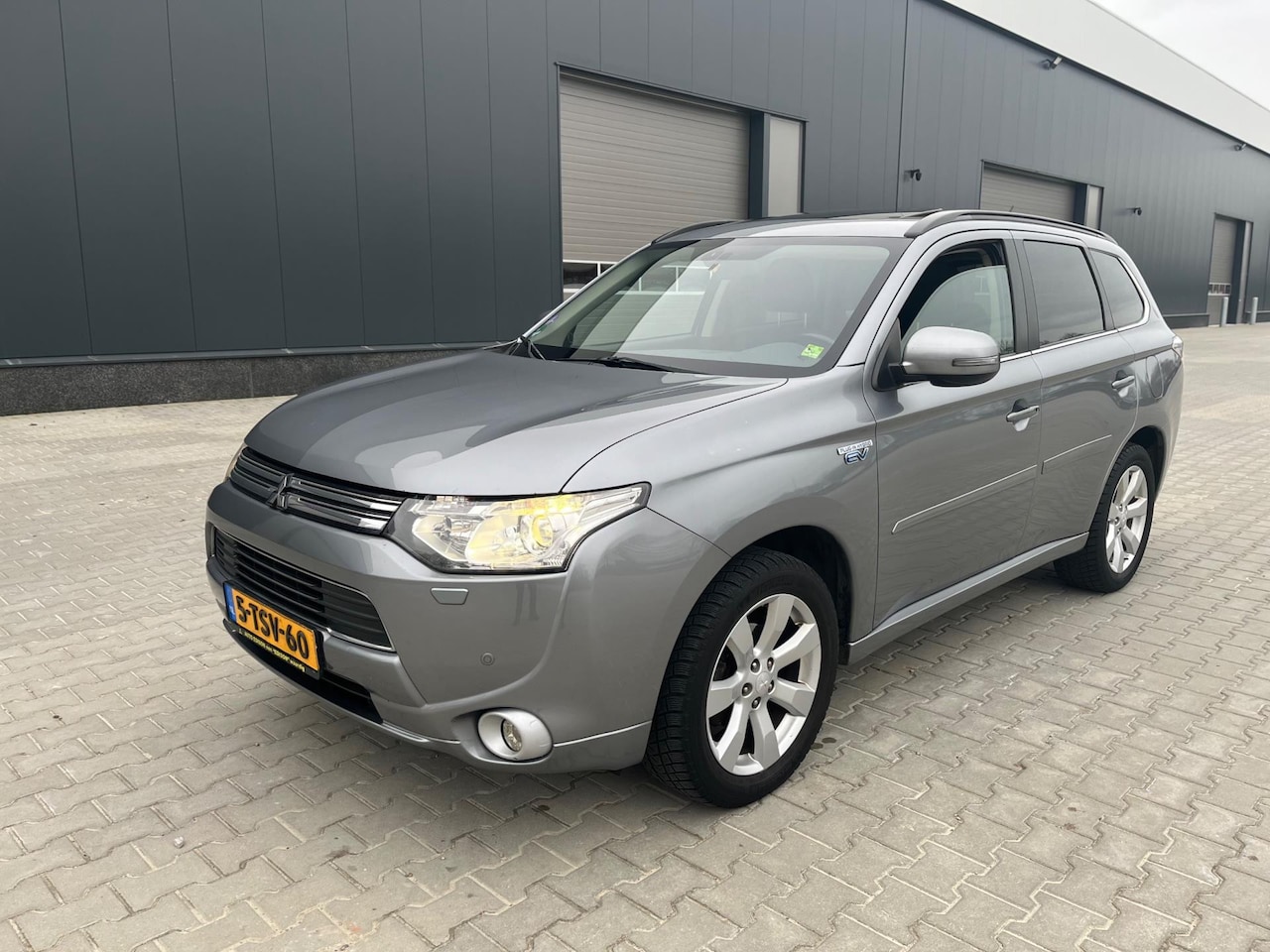 Mitsubishi Outlander - 2.0 PHEV instyle 2.0 PHEV Instyle - AutoWereld.nl