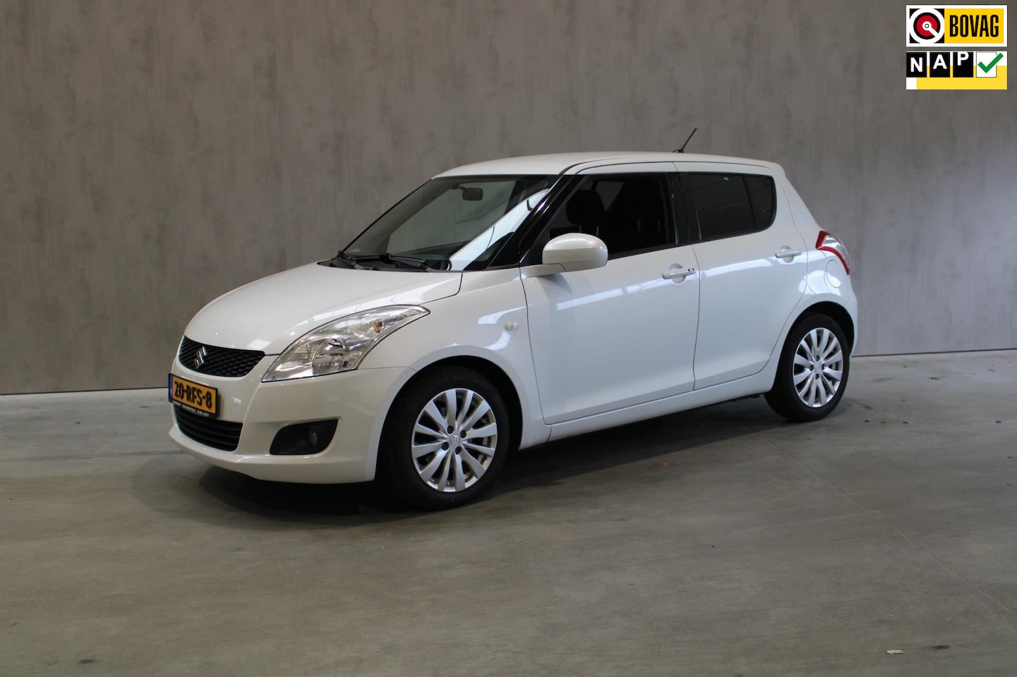 Suzuki Swift - 1.2 Exclusive PDC/Cruise 2e eigenaar Rijklaar incl bovag NAP - AutoWereld.nl