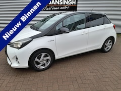 Toyota Yaris - 1.5 Hybrid Trend Bi-Tone | Clima | Cruise | Navigatie | Camera | LM Velgen | Privacy glas