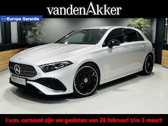 Mercedes-Benz A-klasse - A180 AMG // Multibeam LED // Sfeerverlichting // Adaptief Onderstel // 19" Velgen // Night