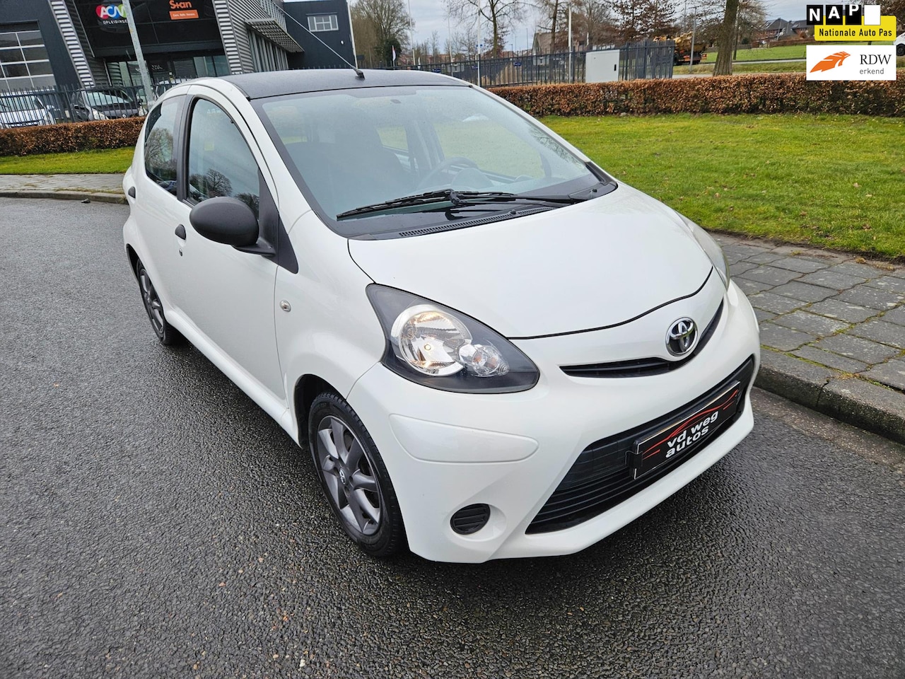 Toyota Aygo - 1.0 VVT-i Comfort 5 deurs airco - AutoWereld.nl