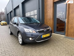 Ford Focus - 2.0 Titanium luxe uitvoering, stoelverwarming, climate