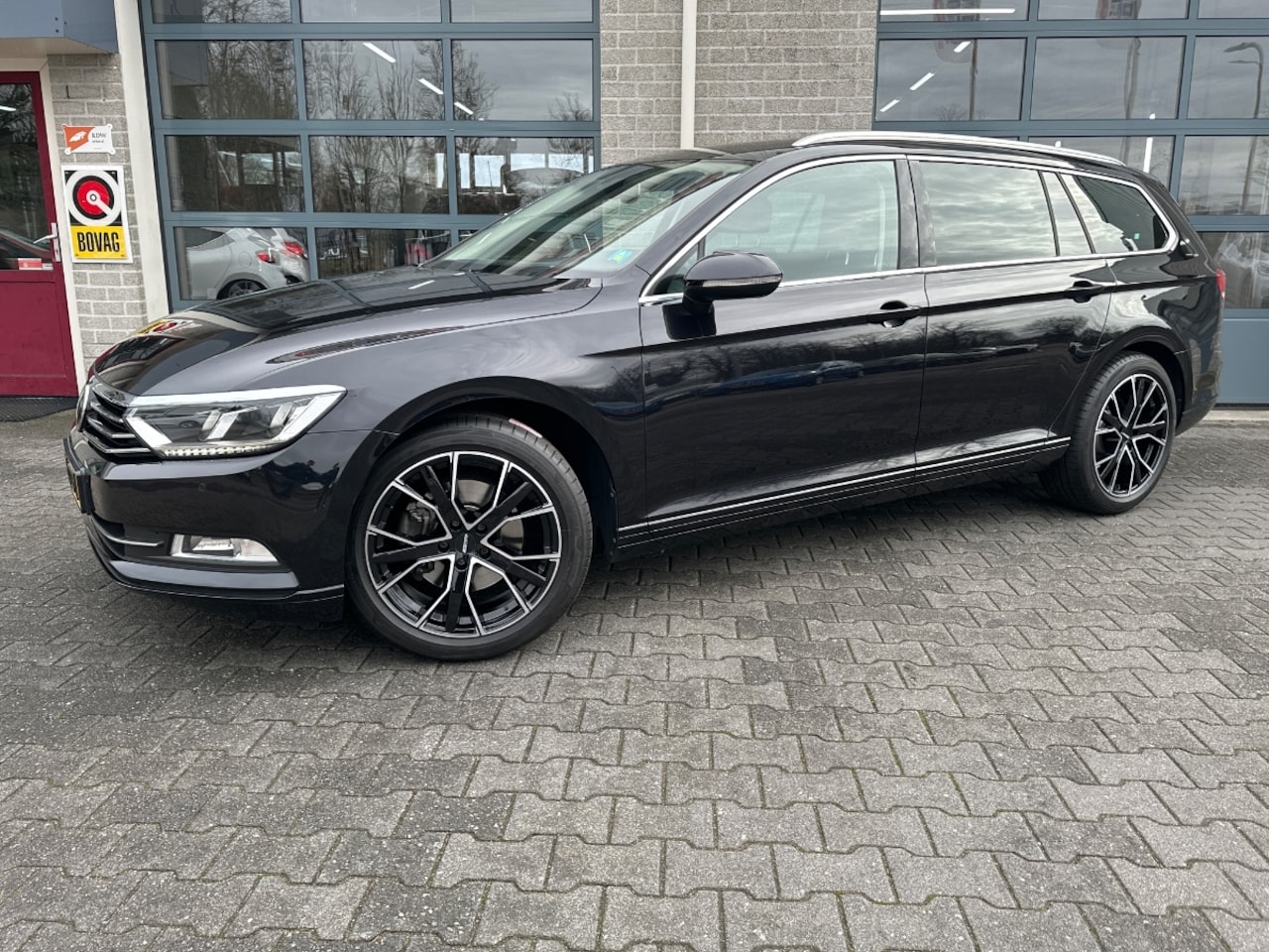 Volkswagen Passat Variant - 2.0 TDI Business Edition | CAMERA | TREKHAAK | - AutoWereld.nl