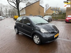 Toyota Aygo - AUTOMAAT / Airco / Cruise control / Leuke auto