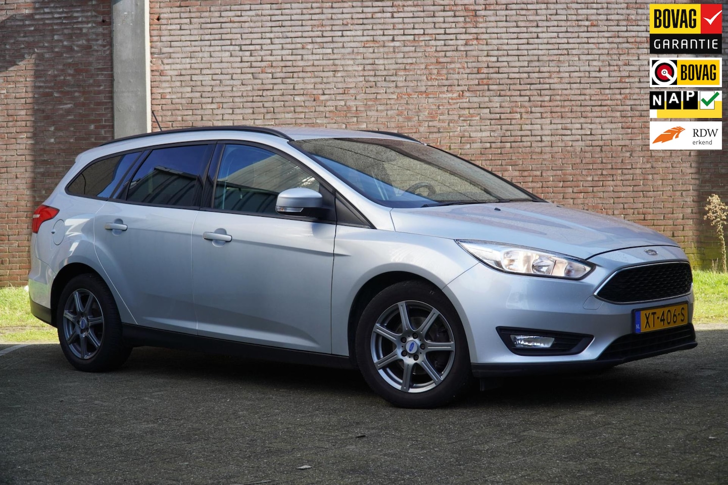 Ford Focus Wagon - 1.0/125 PK, Lease Edition, Navigatie, Cruise Control, Airco, Lichtmetalen Velgen, Import A - AutoWereld.nl