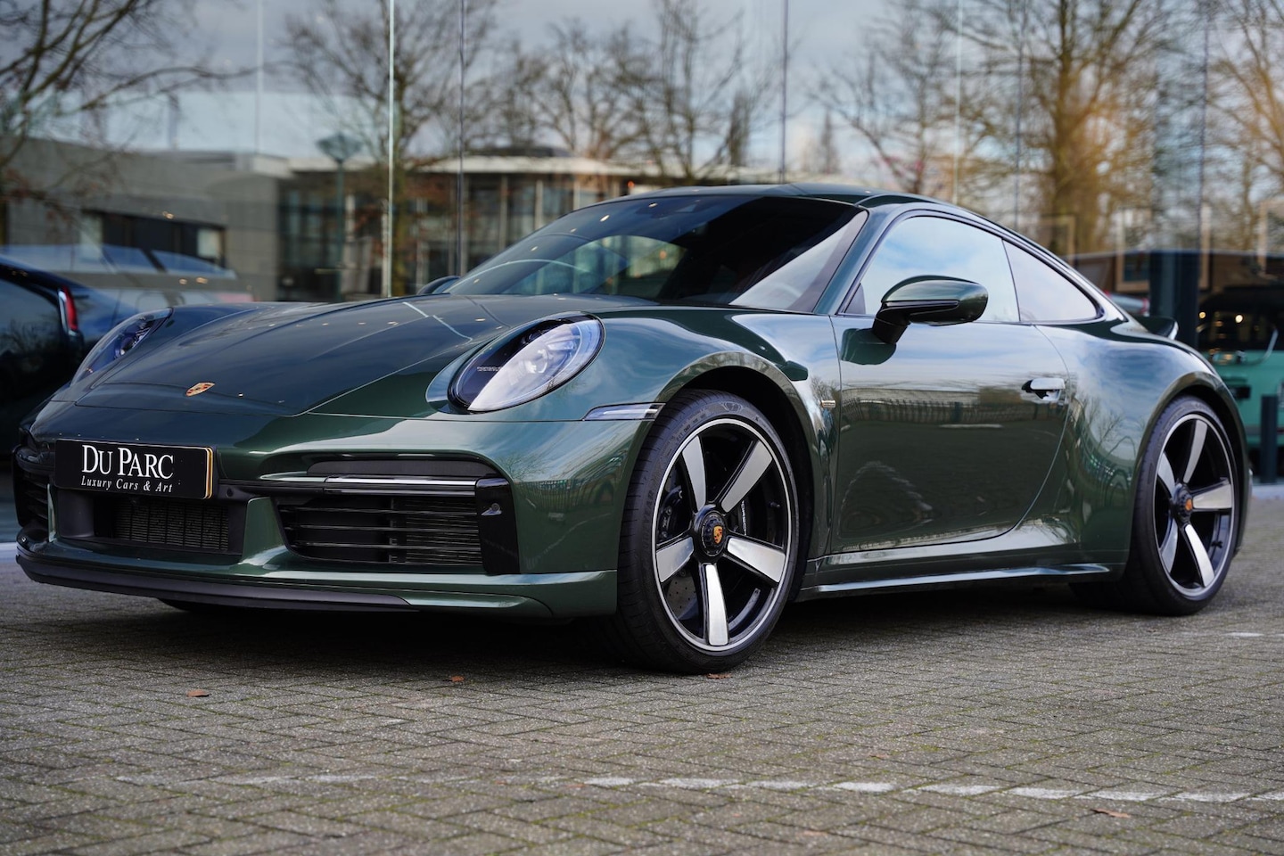 Porsche 911 - 992 3.8 Sport Classic Exclusive P.T.S. Oak Green 1243/1250 - AutoWereld.nl