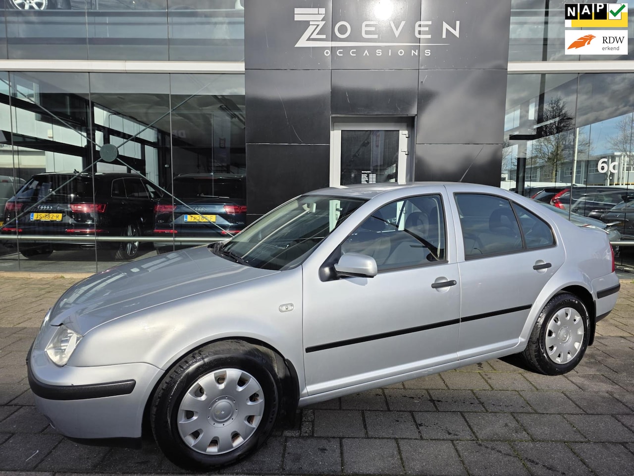 Volkswagen Bora - 1.6 Automaat!! - AutoWereld.nl