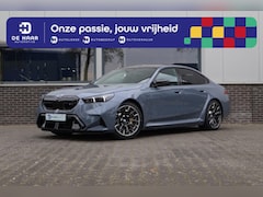 BMW M5 - Sedan - Ultimate Pack - Keramische Remmen - Carbon Pack