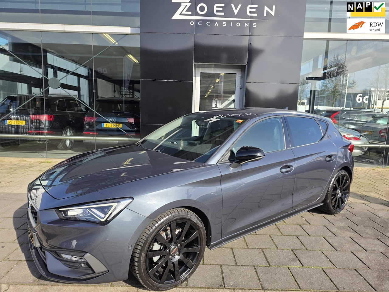 Seat Leon - 2.0 TDI Style Business Intense FR uitvoering - AutoWereld.nl