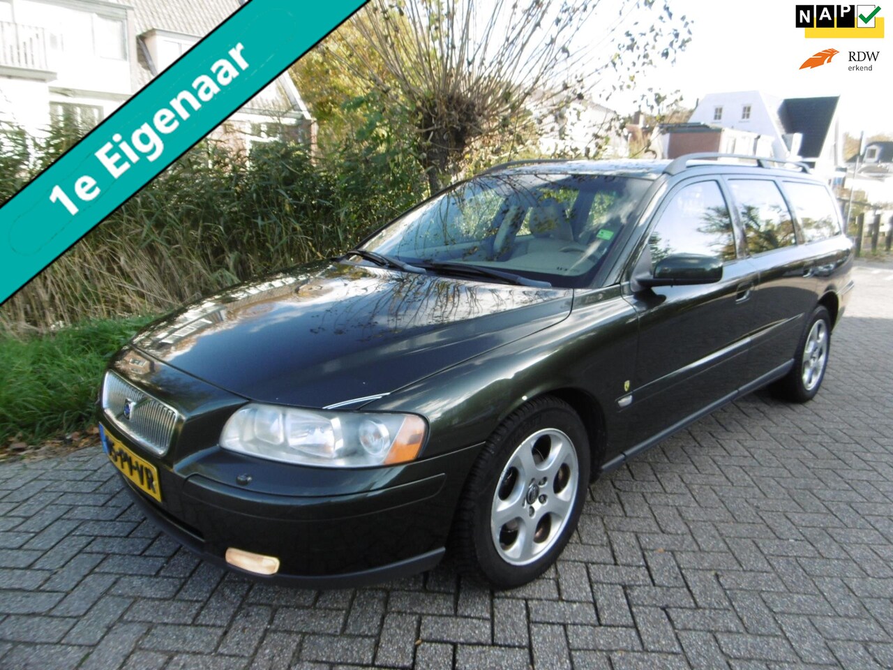 Volvo V70 - 2.4 D5 163pk Automaat Leder 1e eig. Trekhaak Youngtimer - AutoWereld.nl