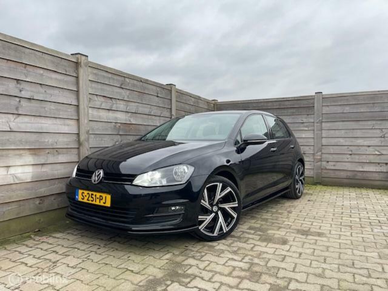 Volkswagen Golf - 1.2 TSI Camera-Trekhaak-Carplay-18Inch - AutoWereld.nl