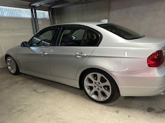 BMW 3-serie - 320d High Executive