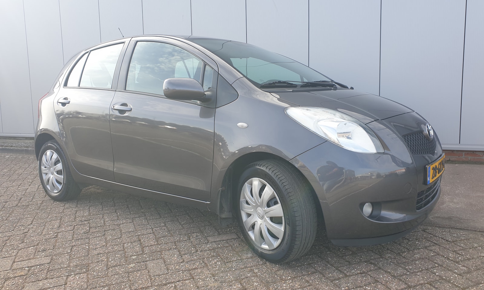 Toyota Yaris - 1.3 VVTi Sol trekhaak / 5 deuren / elk onderhouds beurt gehad! - AutoWereld.nl