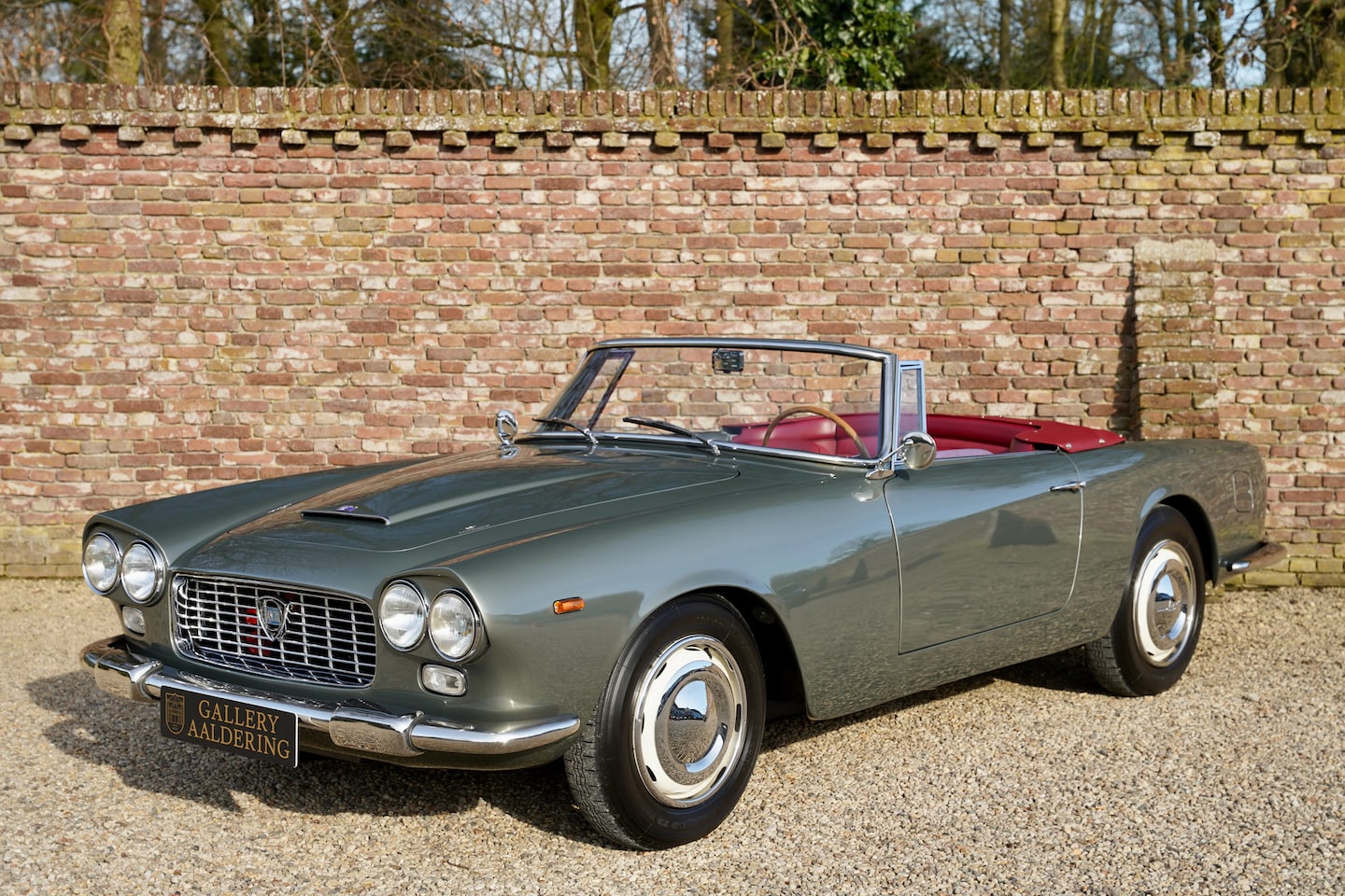 Lancia Flaminia - Touring Convertible 3C 2.8 Completly restored and rebuilt by marque specialists in the Net - AutoWereld.nl