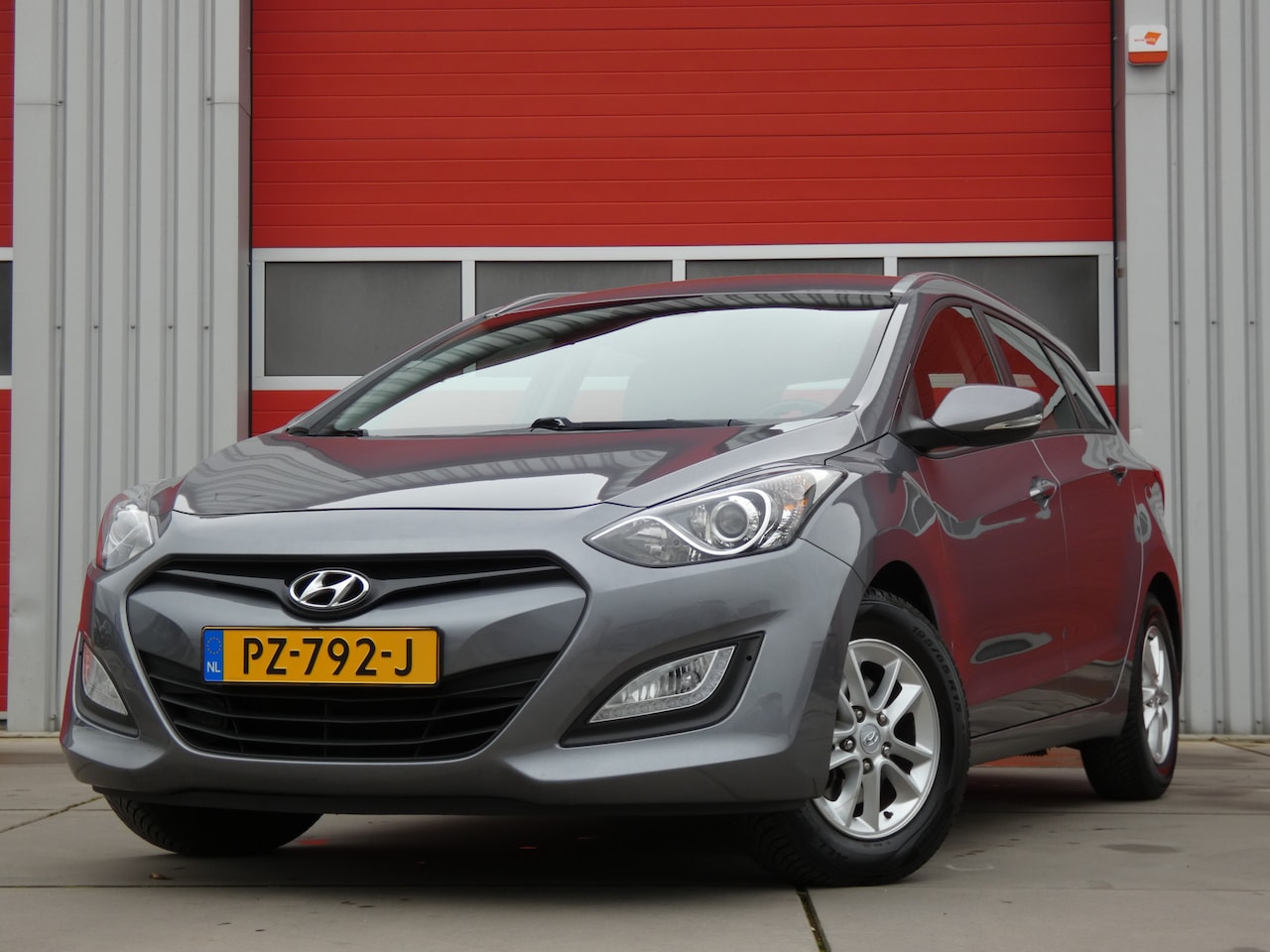 Hyundai i30 - 1.4i i-Drive Cool/ lage km/ nette auto! - AutoWereld.nl