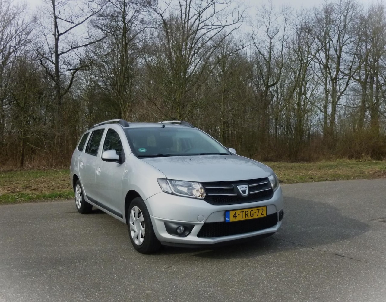 Dacia Logan MCV - 0.9 TCe Lauréate . Airco . Nvigatie . Trekhaak . enz - AutoWereld.nl