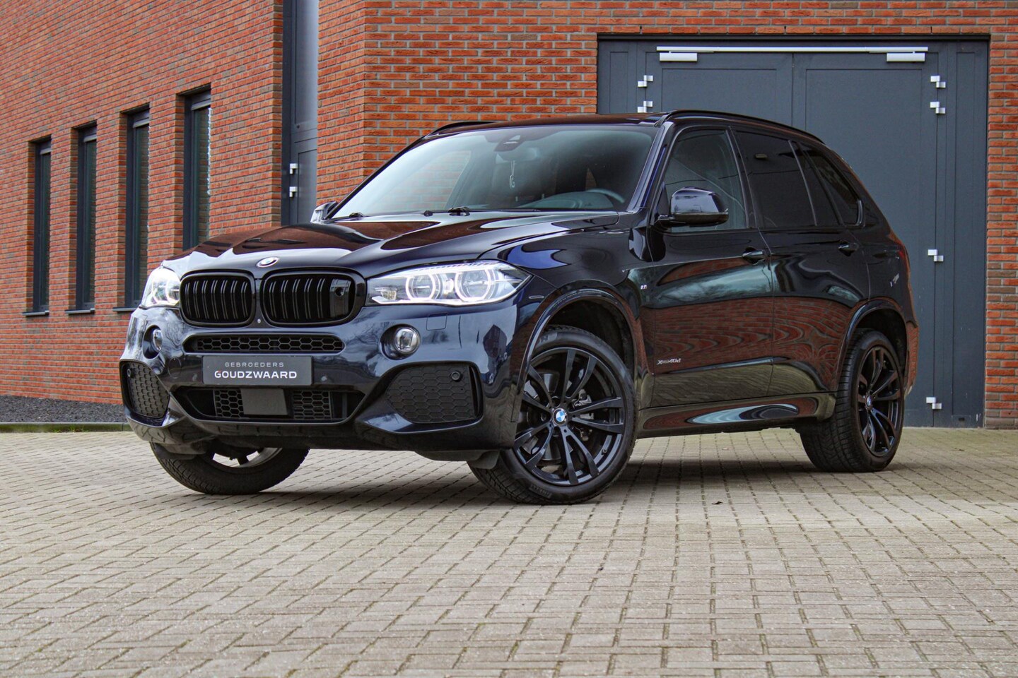 BMW X5 - XDrive40d | Individual | Bang & Olufsen | Night Vision | Pano | Soft-close - AutoWereld.nl