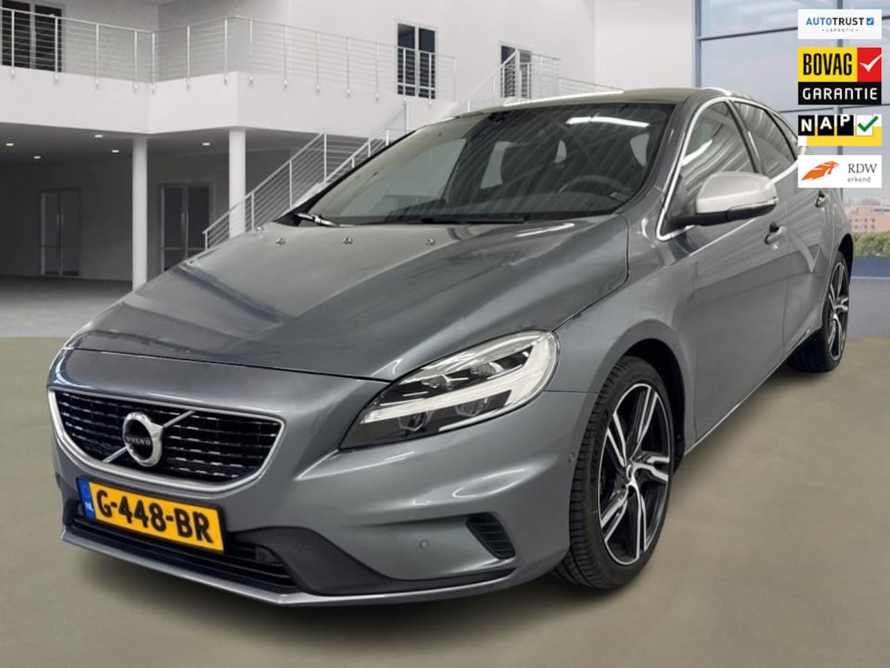 Volvo V40 - 1.5 T3 Polar+ Sport R-Design 1e Eig. 68.700 km +NAP - AutoWereld.nl