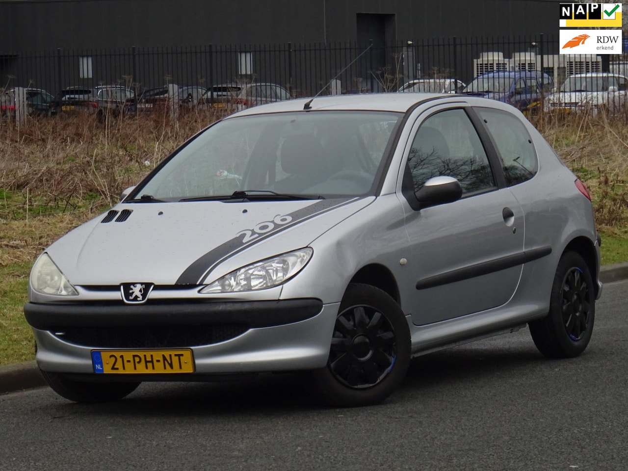 Peugeot 206 - 1.4 X-line BJ2004 NAP/ELEKRAM/APK - AutoWereld.nl