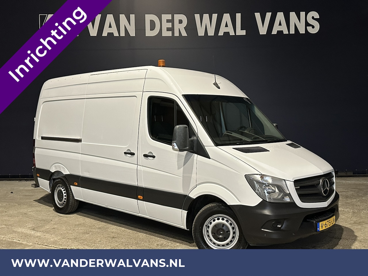 Mercedes-Benz Sprinter - 316 CDI 164pk L2H2 inrichting Euro6 Airco | 2800kg Trekhaak | Cruisecontrol Chauffeursstoe - AutoWereld.nl