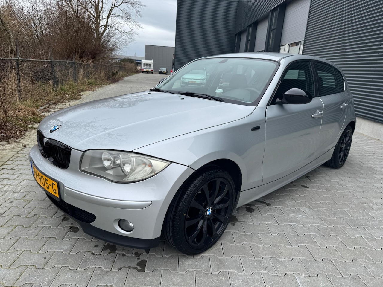 BMW 1-serie - 118d Business Line 118d Business Line nieuwe APK! - AutoWereld.nl