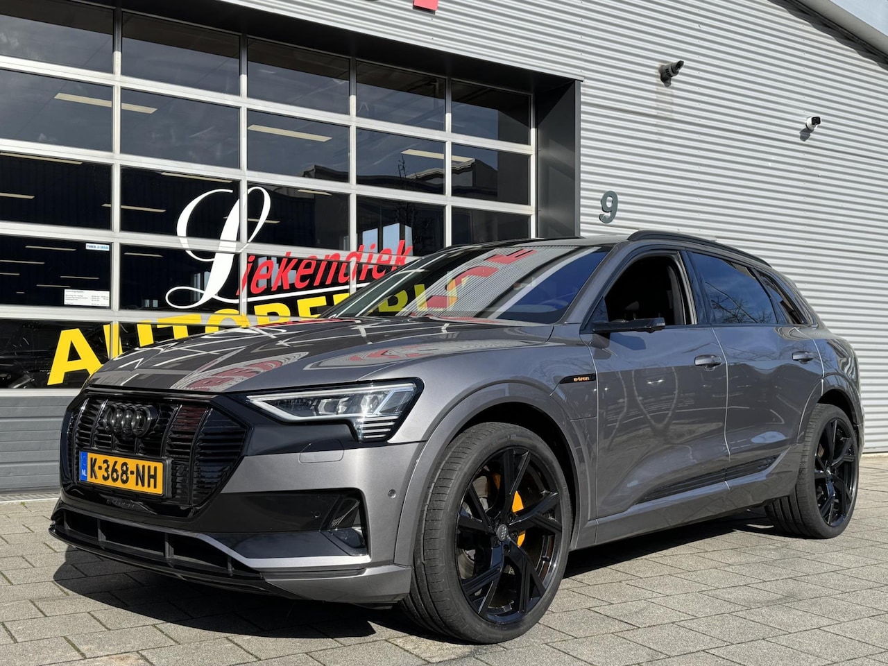 Audi e-tron - 55 Quattro S Edition 95 kWh - Panorama-dak I 22inch velgen I Leer I Camera I Airco I Enzz. - AutoWereld.nl