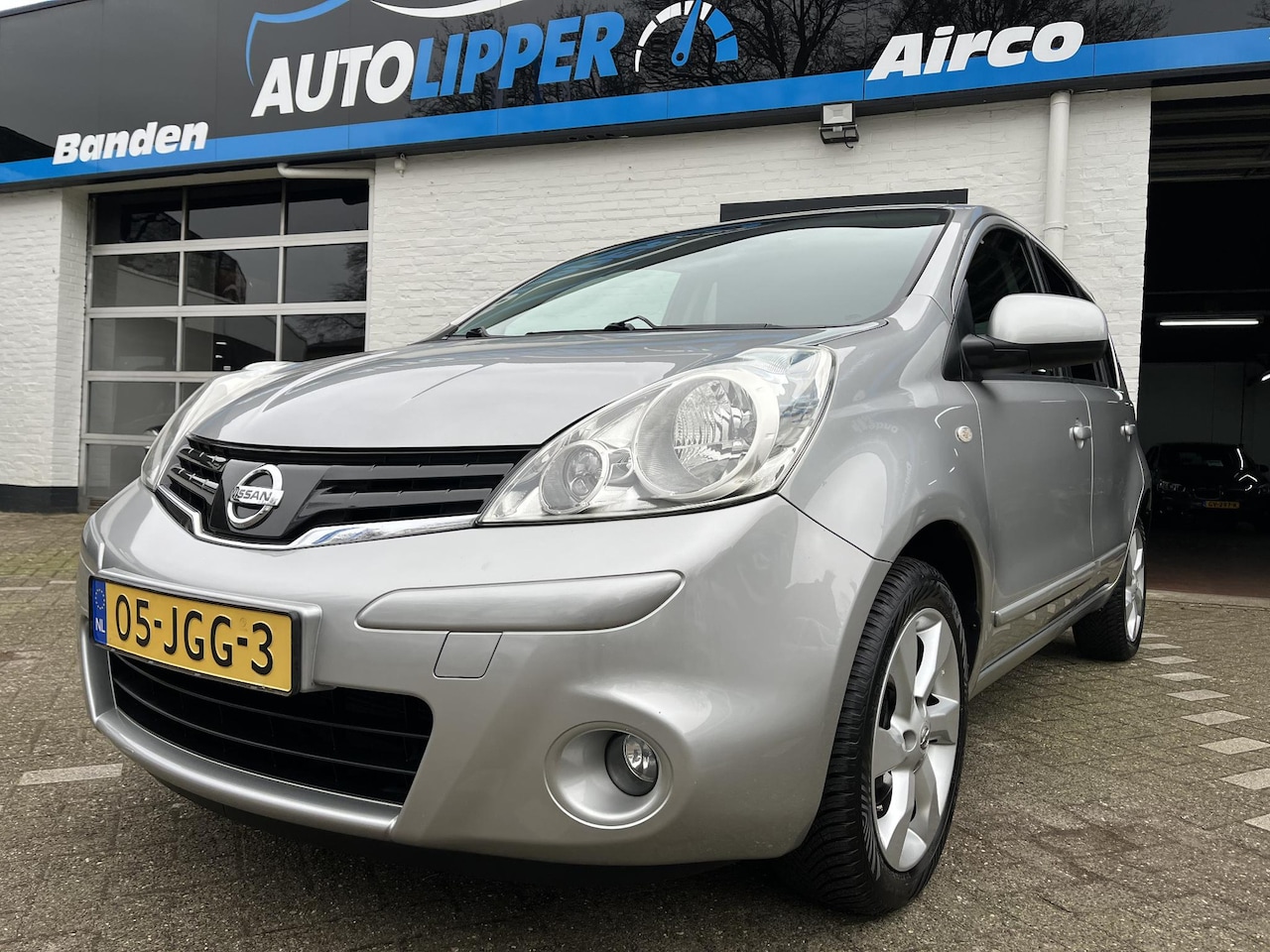 Nissan Note - 1.6 Acenta /Automaat/Airco/Lm velgen/All season banden/Trekhaak - AutoWereld.nl