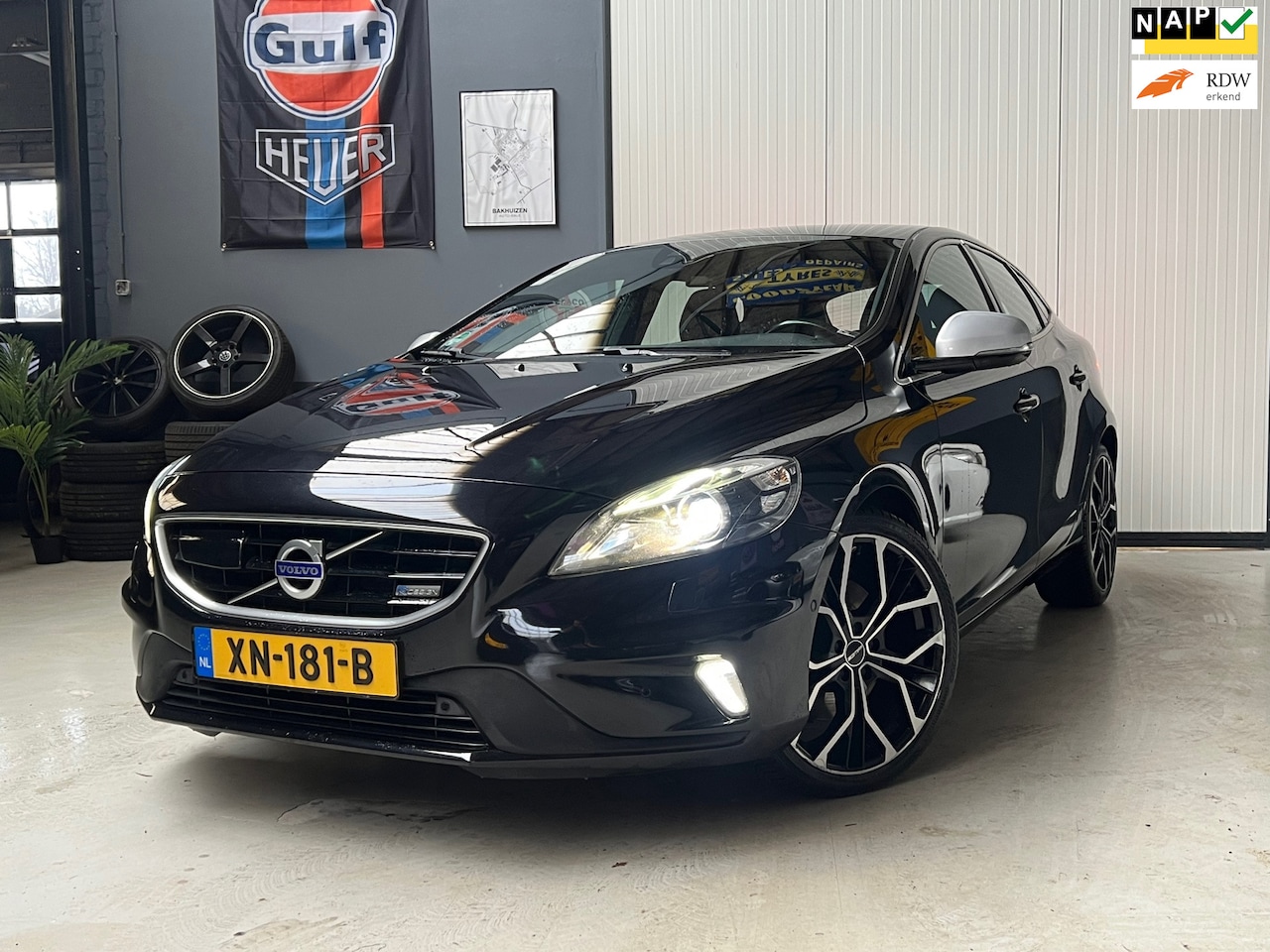 Volvo V40 - 2.0 T5 Ocean Race |R-Desing + Automaat + Lederbekleding - AutoWereld.nl