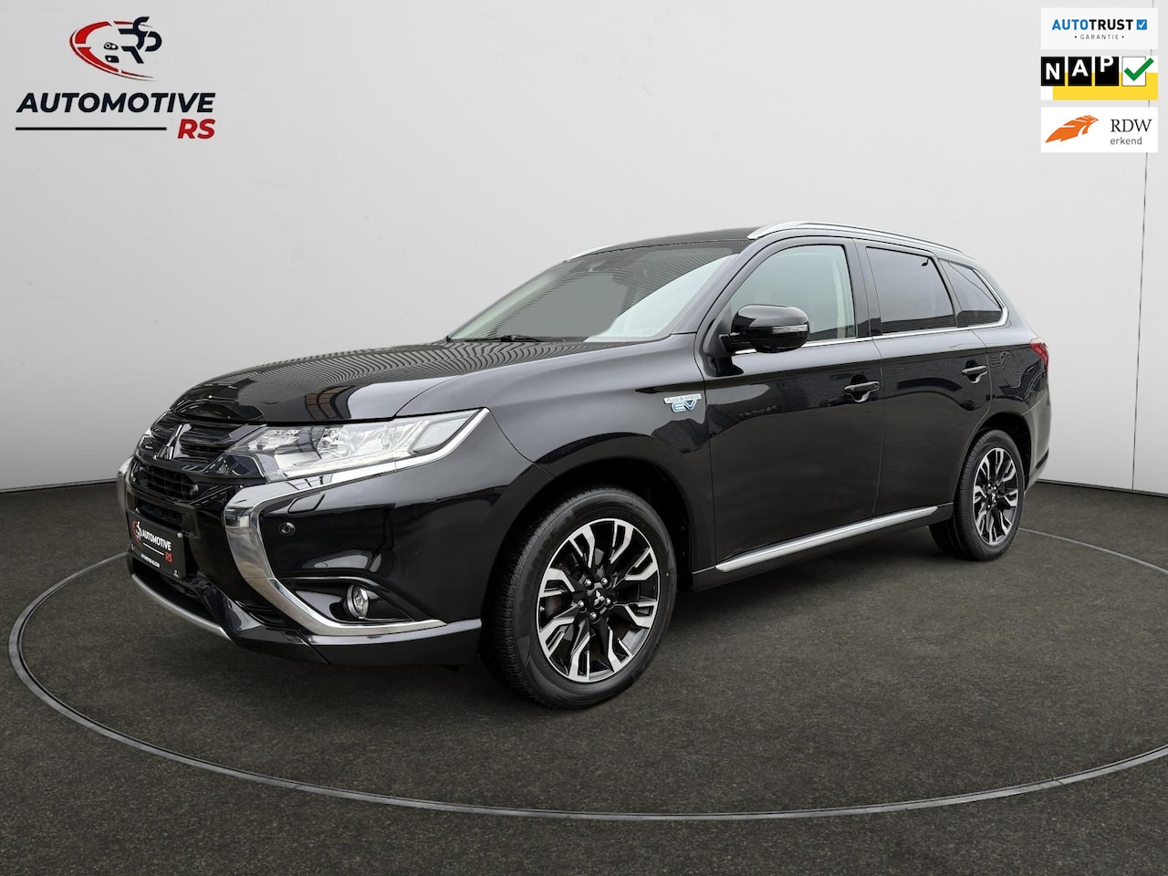 Mitsubishi Outlander - 2.0 PHEV Premium 4x4 Pano Navi Leder Winterpack Led Trekhaak - AutoWereld.nl