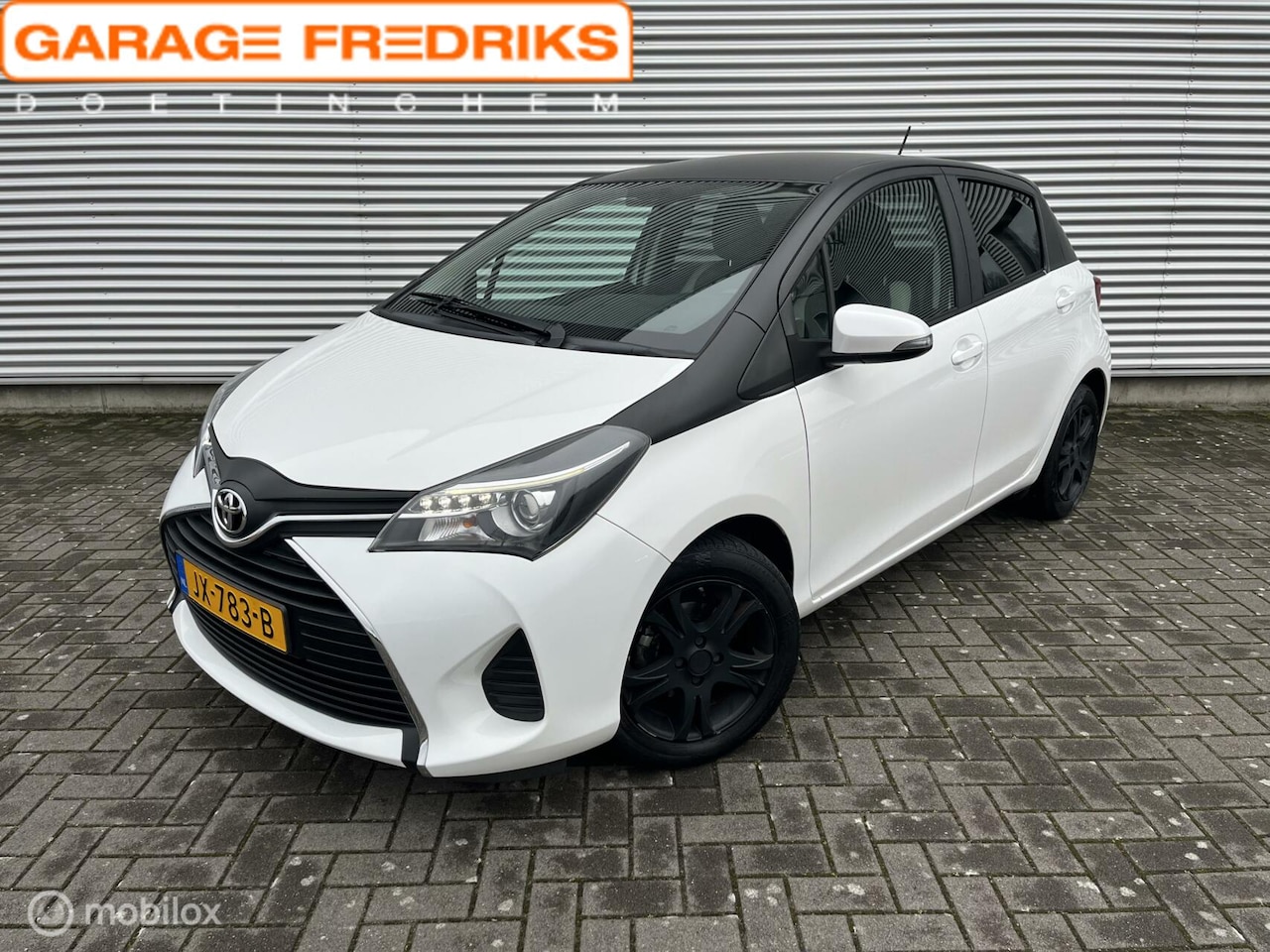 Toyota Yaris - 1.3 VVT-i Aspiration Bi-Tone | LED | Cruise | - AutoWereld.nl