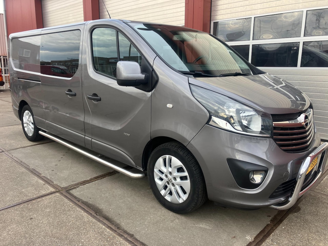 Opel Vivaro - 1.6 CDTI L2H1 DC Sport EcoFlex 1.6 CDTI L2H1 DC Sport EcoFlex - AutoWereld.nl