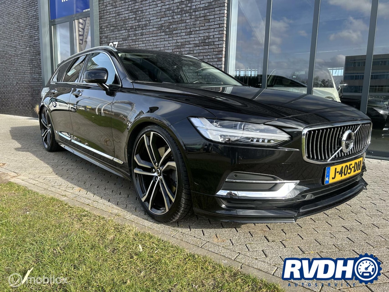 Volvo V90 - 2.0 T4 R-Design 2.0 T4 R-Design - AutoWereld.nl