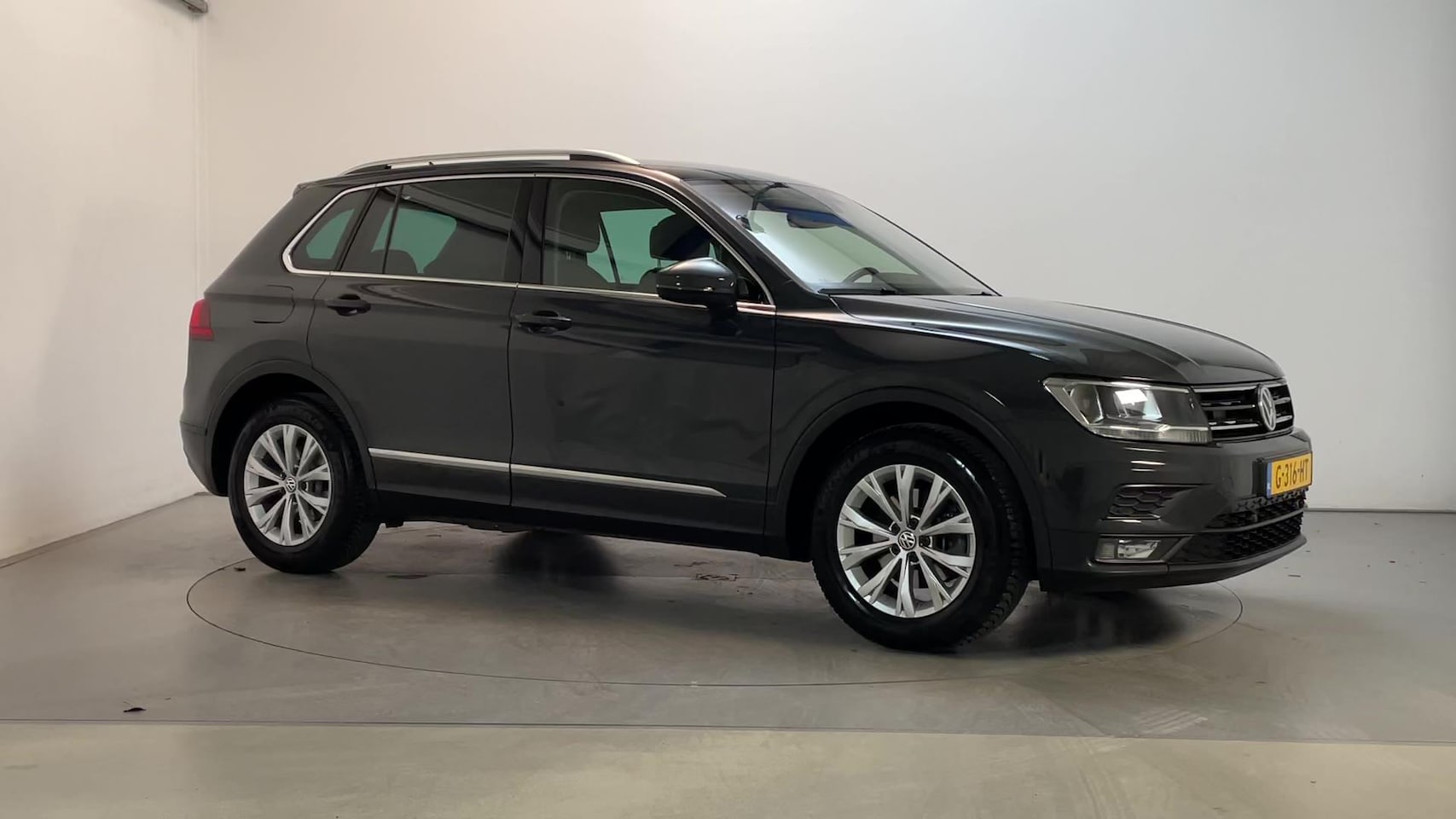 Volkswagen Tiguan - 1.5 TSI Comfortline Business Navigatie Parkeersensoren DAB+ App-Connect - AutoWereld.nl