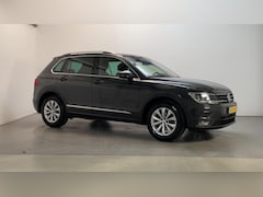 Volkswagen Tiguan - 1.5 TSI Comfortline Business Navigatie Parkeersensoren DAB+ App-Connect