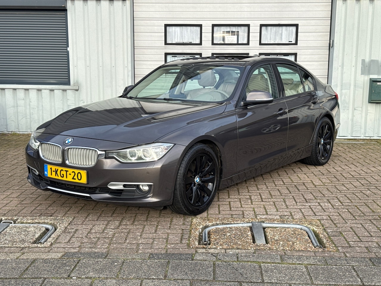 BMW 3-serie - 328i High Executive Dakje | Headup | Lineassist | Dodehoekdetectie - AutoWereld.nl