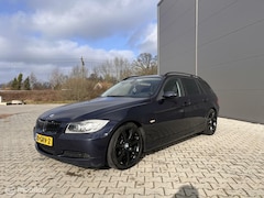 BMW 3-serie Touring - 318i High Executive